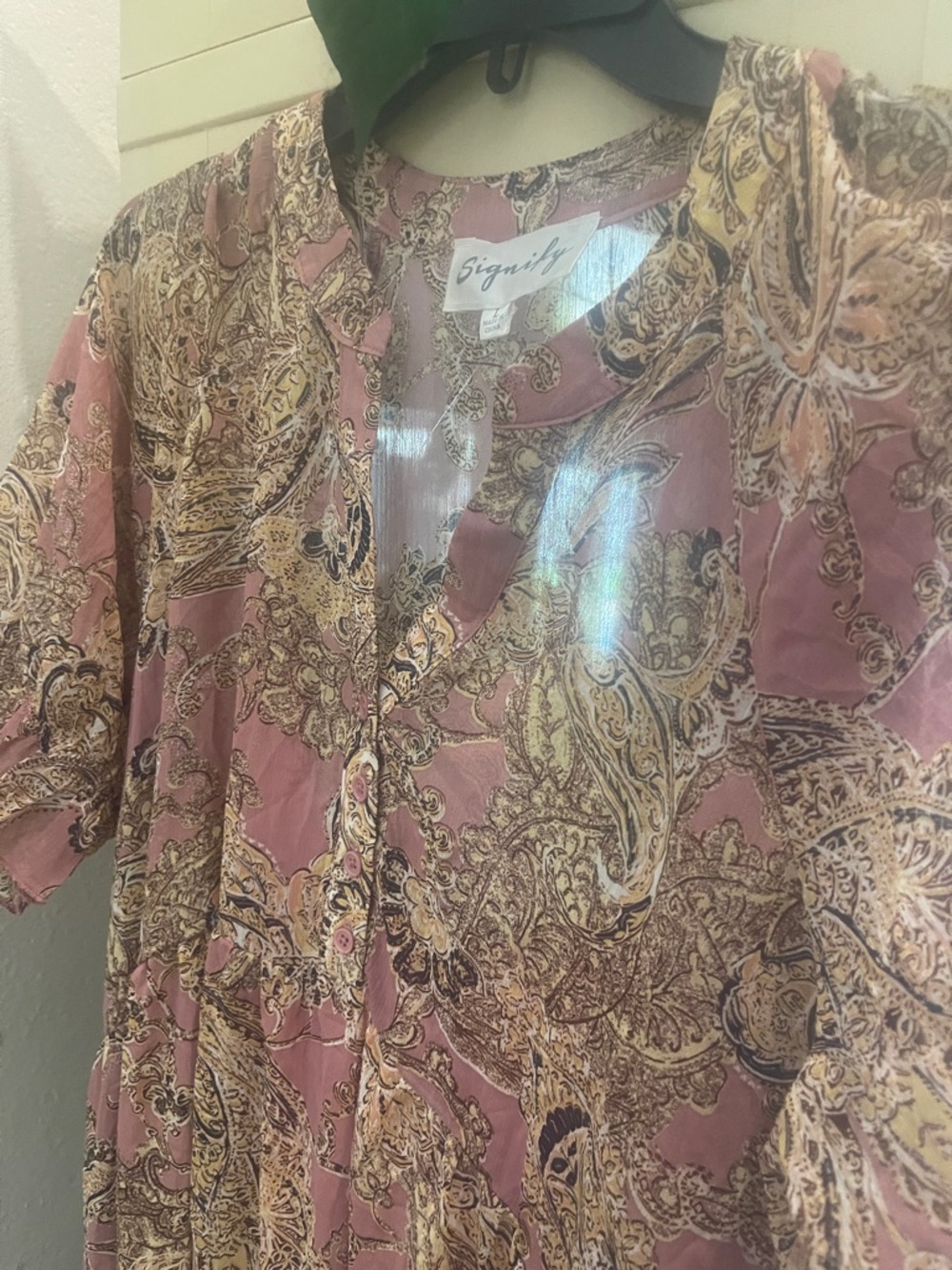 Signify Paisley Button-Front Blouse in Mauve and Gold